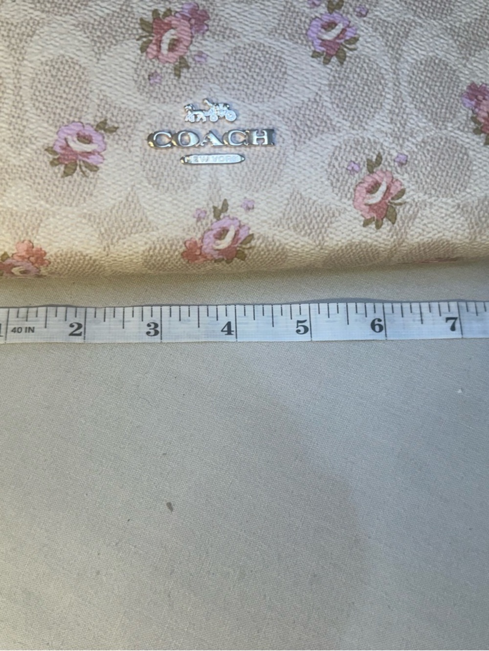 11. 12. NEW Coach Signature Floral Crossbody in Beige and Pink - Picture 9 of 13